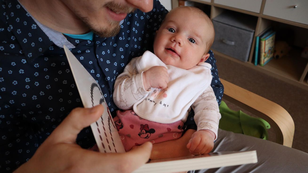 image:Image Do péče o dítě je třeba se zapojovat od začátku.