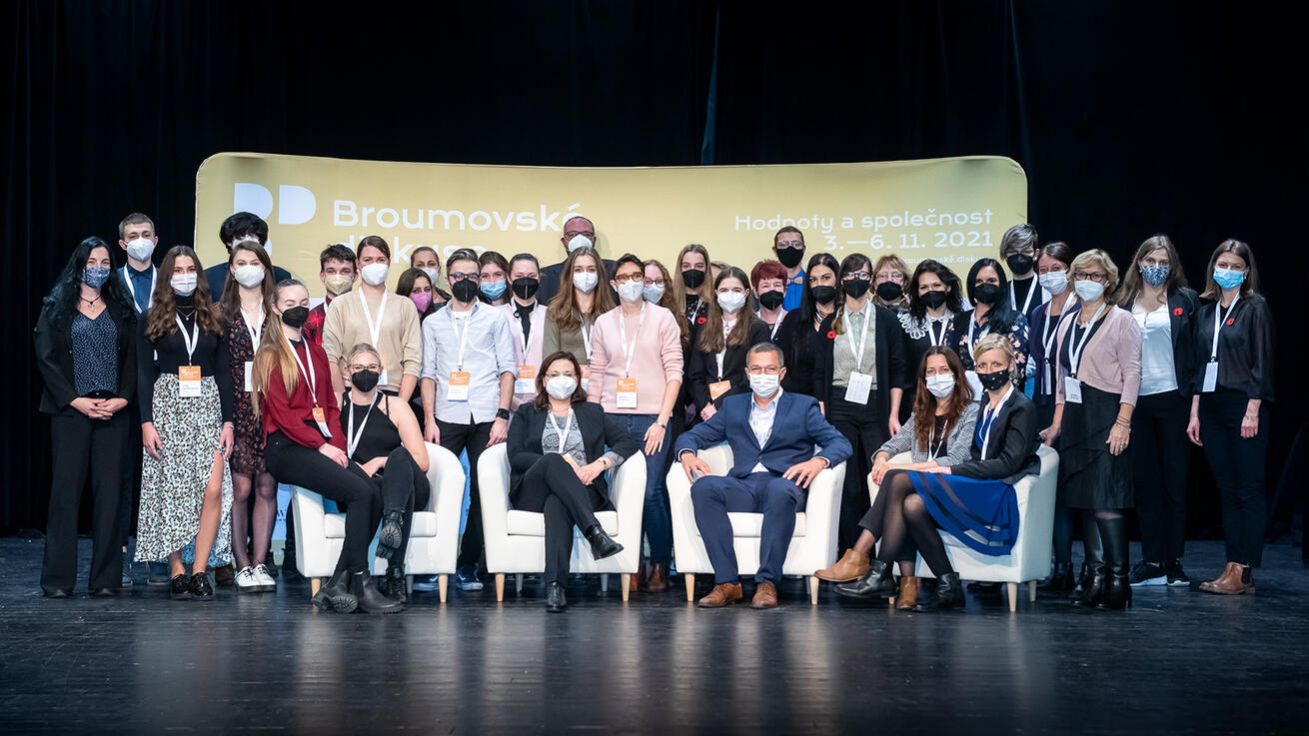 image:Image Při debatách i organizaci akce dostali velký prostor mladí lidé.