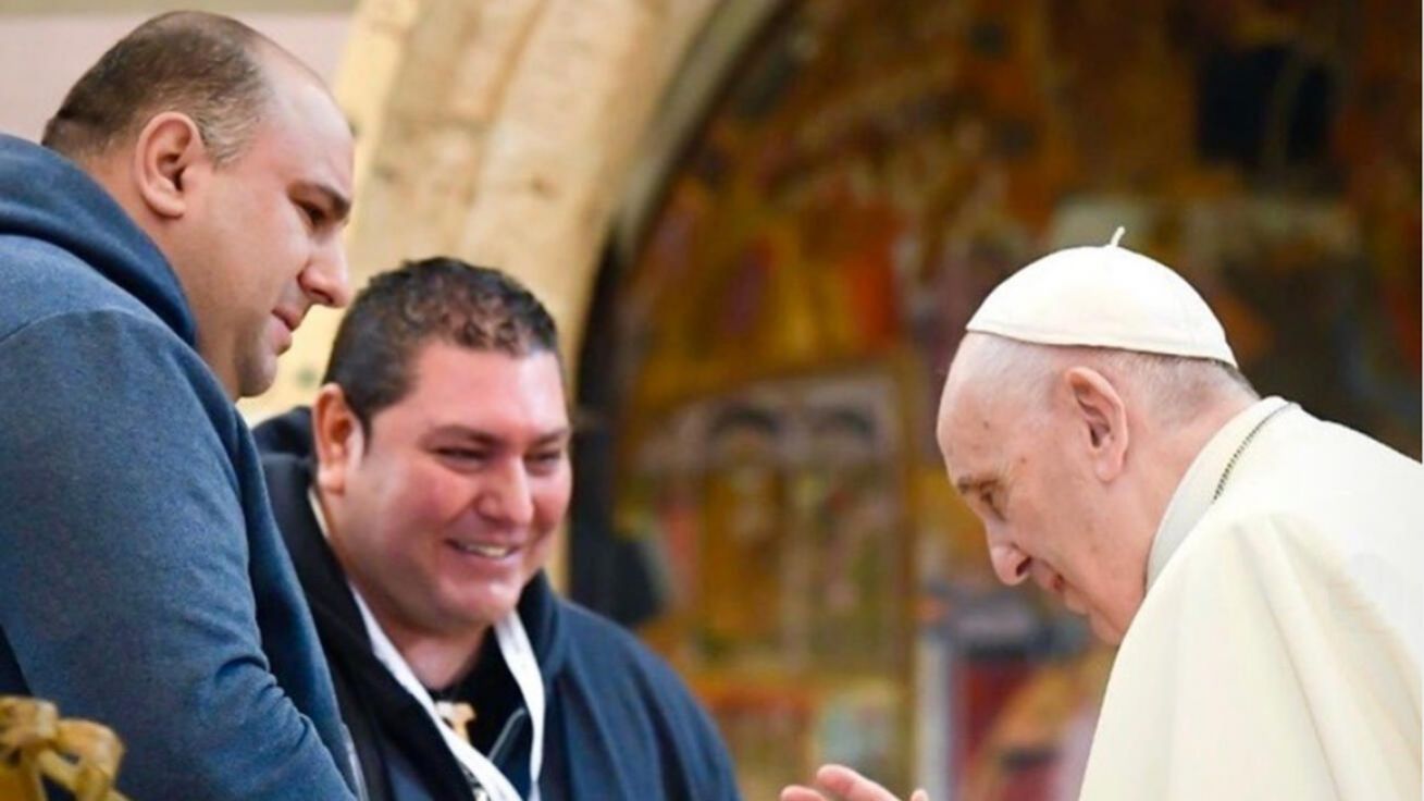 image:Image Papež vyslechl svědectví několika účastníků.