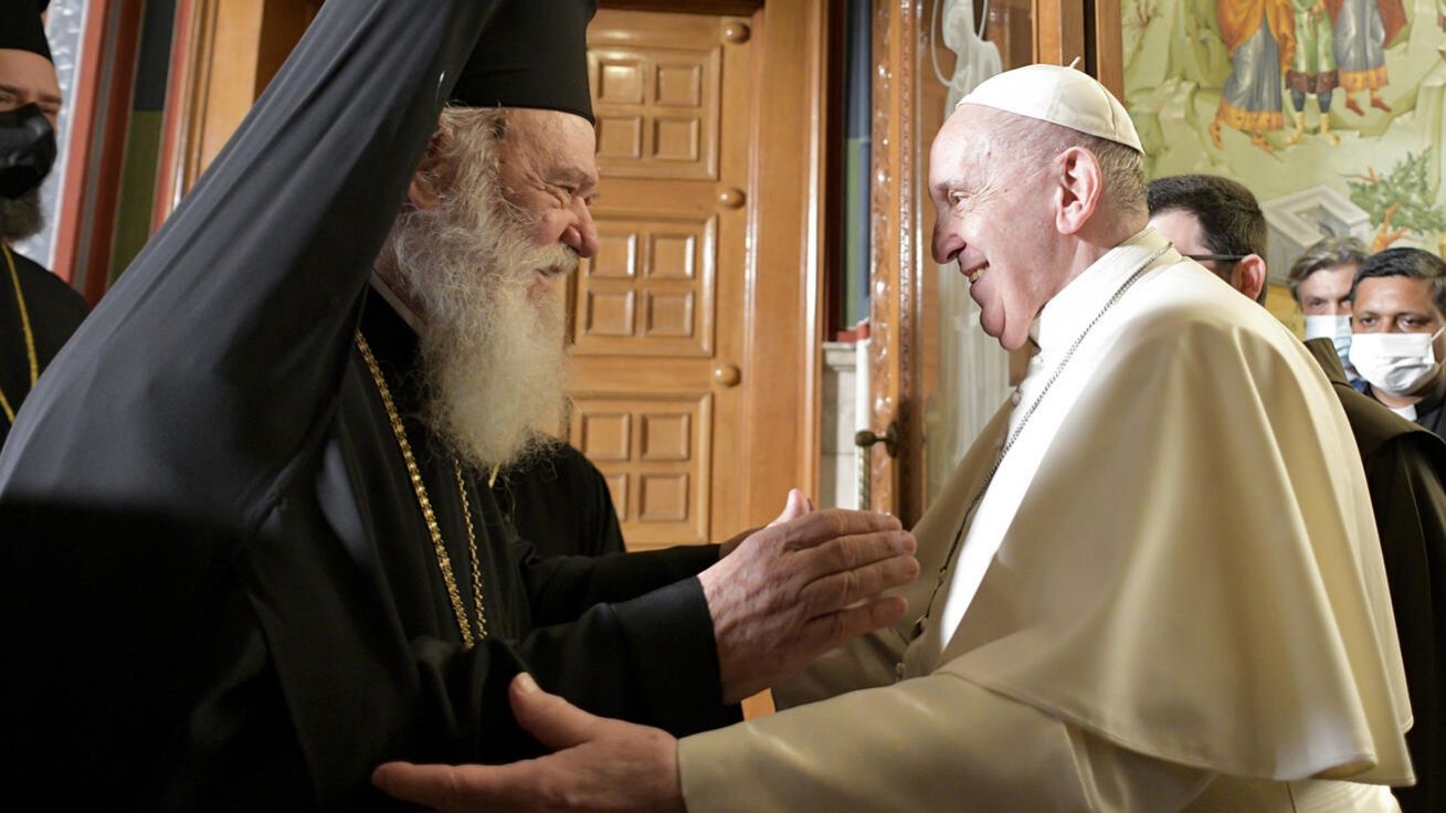 Papež na své letošní třetí zahraniční cestě navštívil v Řecku také pravoslavného patriarchu Jeronýma II. v jeho arcibiskupském paláci v Athénách. image:Image Papež na své letošní třetí zahraniční cestě navštívil v Řecku také pravoslavného patriarchu Jeronýma II. v jeho arcibiskupském paláci v Athénách.