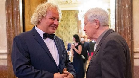 image:Image Senát ocenil teologa i sochaře