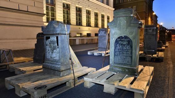 image:Image Náhrobky, které nás učí o naší minulosti