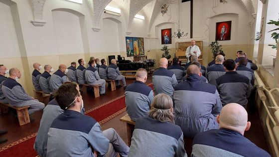 image:Image Biskup navštívil věznici