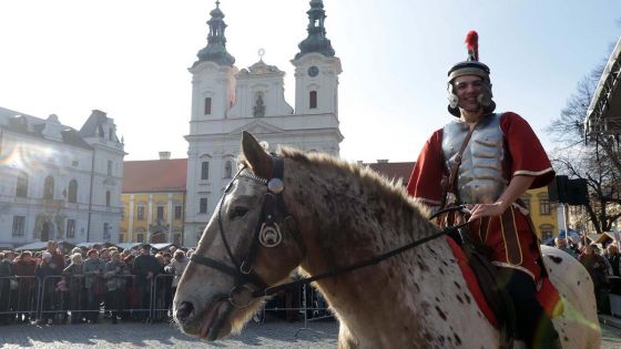 image:Image Svatý Martin přivezl víno i zvony