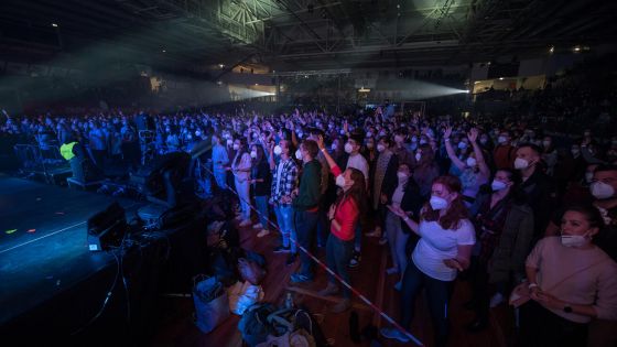 image:Image Mladí lidé se setkali s biskupy