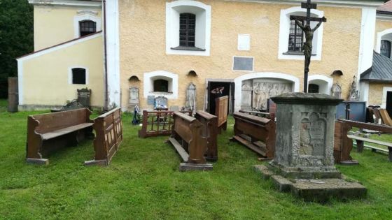image:Image Náročné vyklízení kostela.