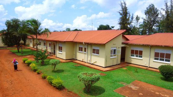 image:Image Pomoc charity nemocnicím v Ugandě se rozšiřuje