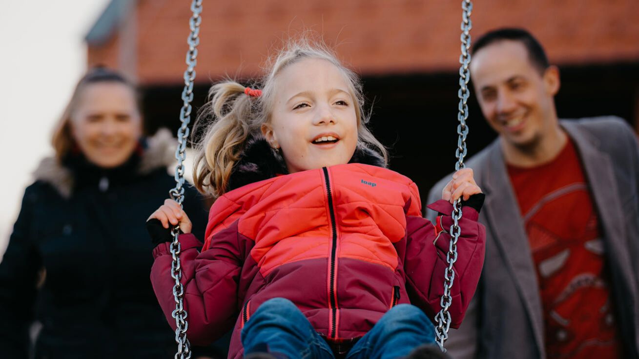 Pro hostitele homesharing znamená několik darovaných hodin času, pro dítě okno do celého nového světa. image:Image Pro hostitele homesharing znamená několik darovaných hodin času, pro dítě okno do celého nového světa.
