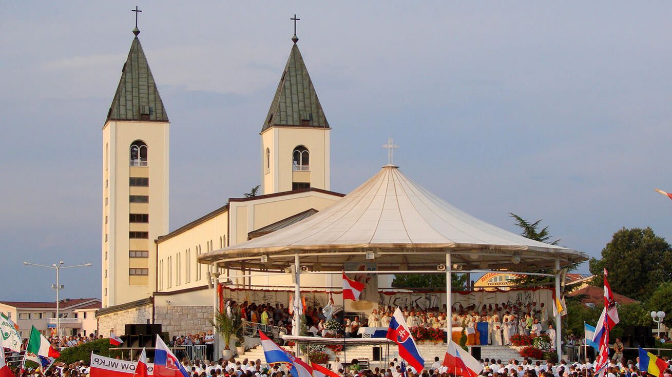 image:Image Prvního srpna začne na mariánském poutním místě Medžugorje mezinárodní modlitební festival Mladifest. Po celý týden z něj bude televize Noe přinášet živě modlitby, mše svaté, katecheze, svědectví i další duchovní program. 