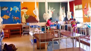 image:Image Charita opravila nemocnici v Ugandě