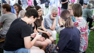 Po práci chodili na exercicie image:Image Po práci chodili na exercicie