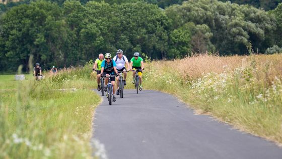 image:Image Desítky cyklistů se 30. června vydaly na tradiční pouť od katedrály sv. Bartoloměje k rotundě sv. Petra a Pavla ve Starém Plzenci. U rotundy pak mši svatou sloužil biskup Tomáš Holub.