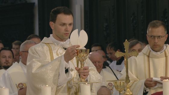 image:Image Novokněz P. Josef Kvapilík sloužil svou první mši svatou s poděkováním Bohu za dar kněžství 23. června v kostele sv. Mořice v Kroměříži. V neděli 21. července dopoledne odvysílá televize Noe její záznam. 