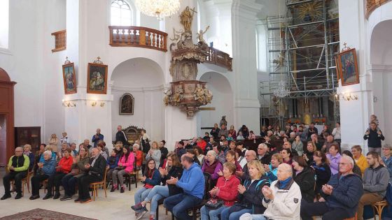 image:Image V kostele se pravidelně konají bohoslužby i koncerty. Nyní se ve Smržovce soustředí na obnovu varhan.