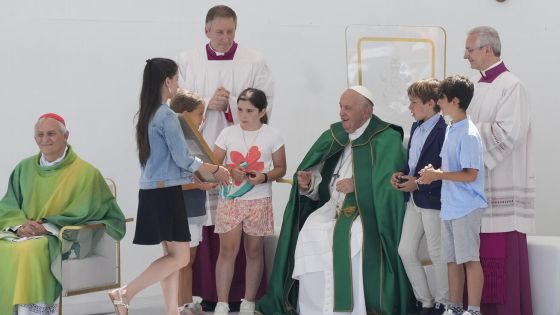 image:Image Během mše na terstském náměstí papež ocenil i snahu místní církve být příkladem komunikace a spolupráce mezi různými kulturami a národnostmi, které se v severoitalském přístavním městě potkávají.