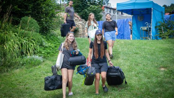 image:Image Příjezd na Entercamp junior.