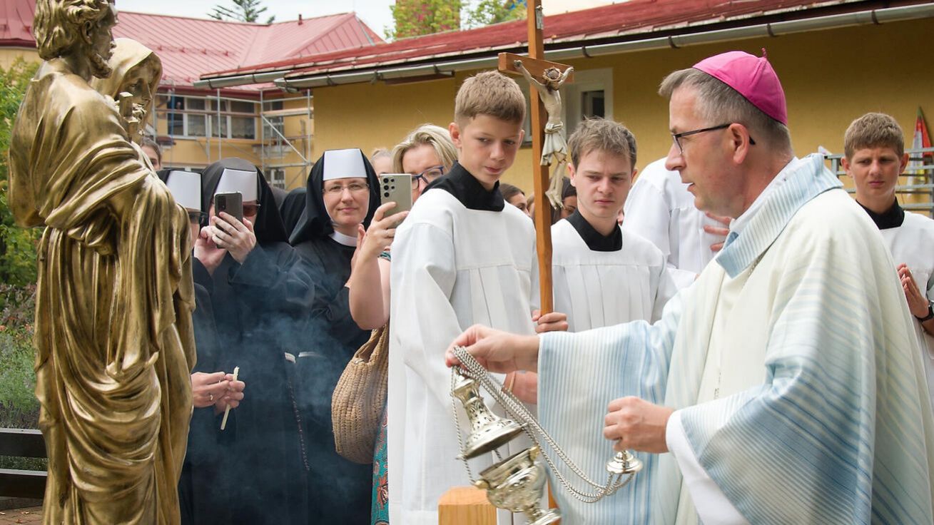 image:Image Modlitební místo za nenarozené děti iniciovaly místní řeholnice alžbětinky.