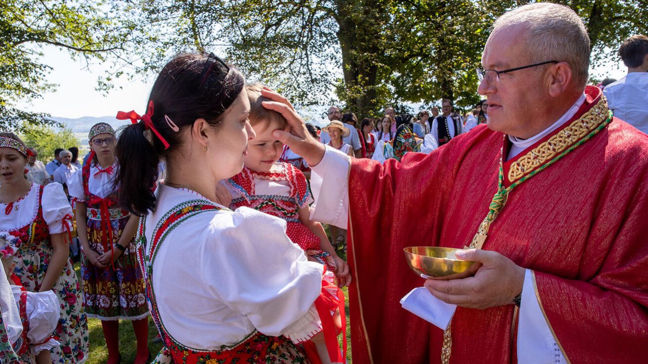 Na Svatovavřineckou pouť na Veselé hoře u Domažlic, která byla součástí jubilejních 70. Chodských slavností, přišlo i mnoho krojovaných. image:Image Na Svatovavřineckou pouť na Veselé hoře u Domažlic, která byla součástí jubilejních 70. Chodských slavností, přišlo i mnoho krojovaných.