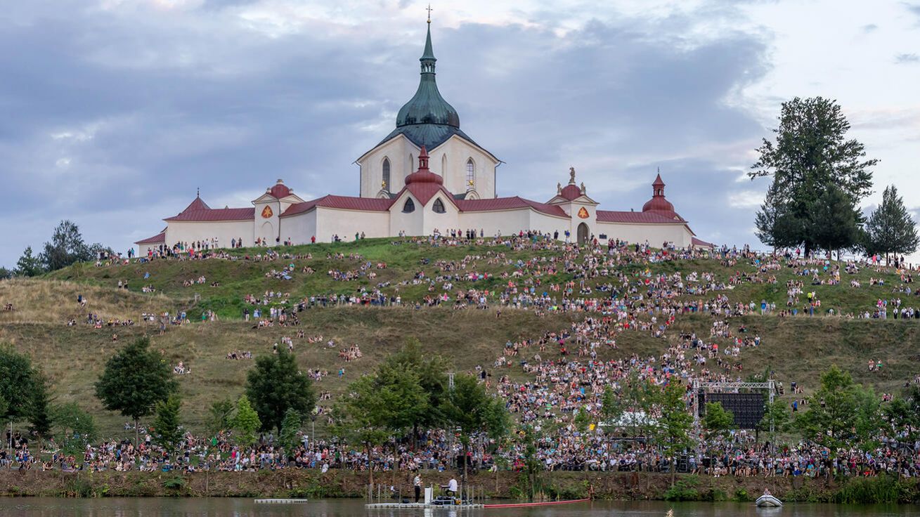 image:Image Výročí přilákalo tisíce návštěvníků.