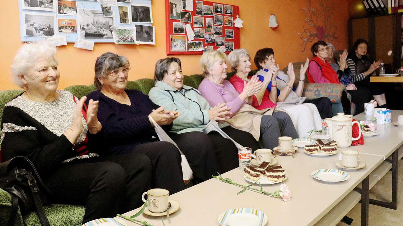 image:Image Setkání klubu seniorů.