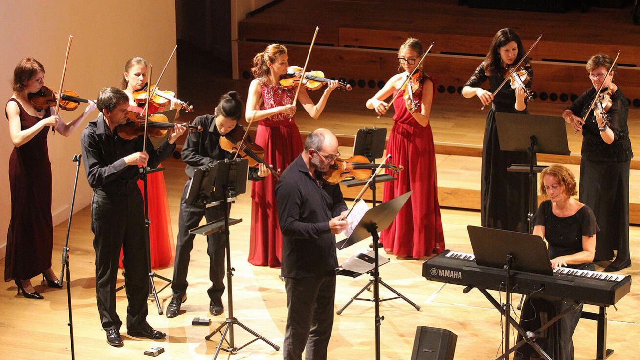 image:Image Jihočeská filharmonie zahrála na podporu Charity.