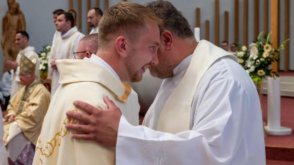 image:Image Aby ani kněží netrpěli samotou