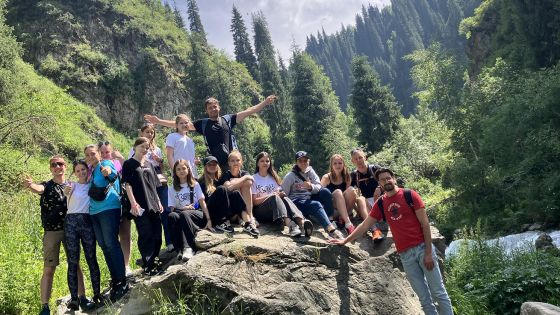 image:Image Jako hlemýžď si nosím svůj domov