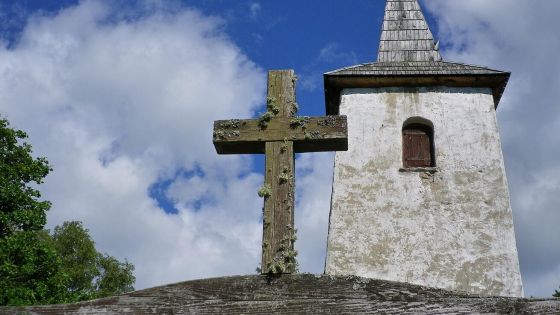 image:Image V církvi se slaví svátek Povýšení svatého Kříže (14. 9.) již od 5. století. Připomíná se tak událost nalezení Kristova kříže císařovnou Helenou při její pouti do Svaté země kolem roku 325.