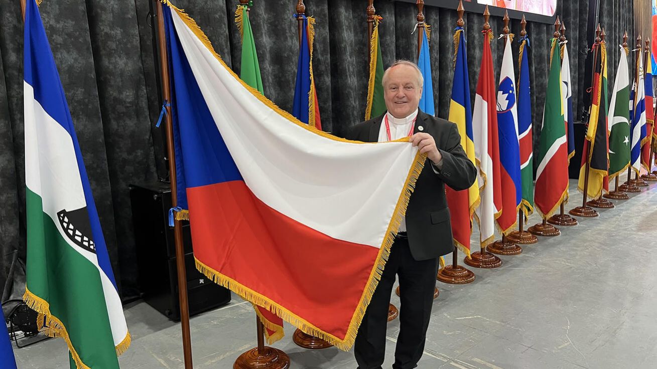 image:Image Zástupcem ČBK byl na kongresu biskup Jan Vokál.