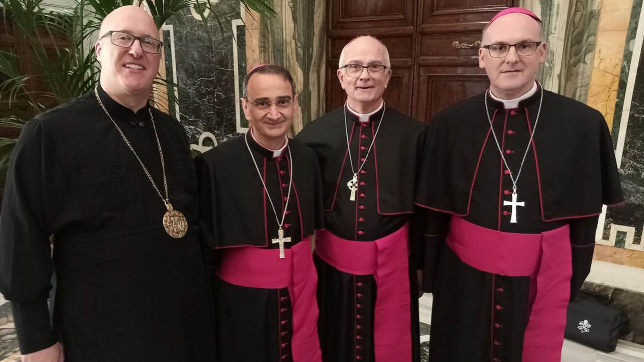 Čtyři noví biskupové z kongregace redemptoristů po setkání s papežem. Zleva: Michael Smolinsky (biskup v Saskatoonu v Kanadě), Alfonso Amarante (arcibiskup a rektor Papežské lateránské univerzity), Michael Brehl (biskup v Pembroke v Kanadě a dříve generální představený redemptoristů) a litoměřický biskup Stanislav Přibyl. image:Image Čtyři noví biskupové z kongregace redemptoristů po setkání s papežem. Zleva: Michael Smolinsky (biskup v Saskatoonu v Kanadě), Alfonso Amarante (arcibiskup a rektor Papežské lateránské univerzity), Michael Brehl (biskup v Pembroke v Kanadě a dříve generální představený redemptoristů) a litoměřický biskup Stanislav Přibyl.