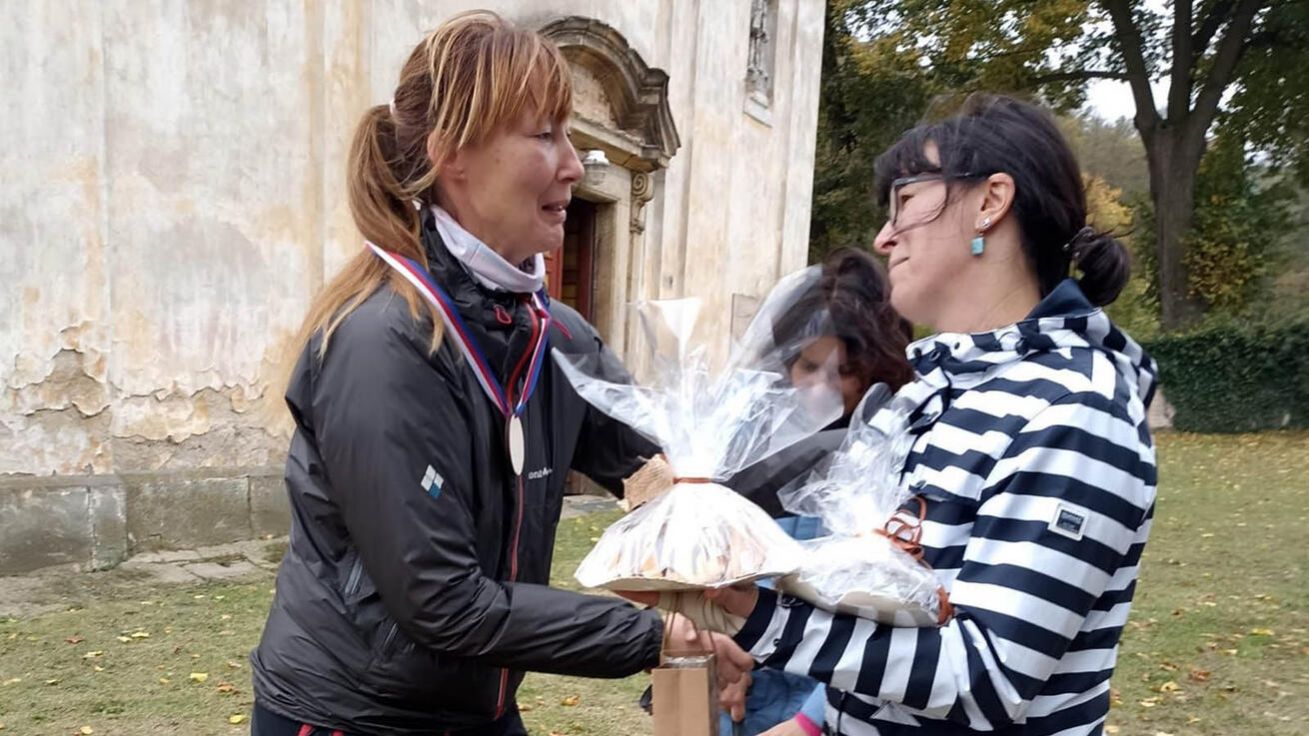 image:Image Předávání cen. Běžci i sponzoři byli štědří a organizátoři ochotní. Příští rok se proto poběží zas.