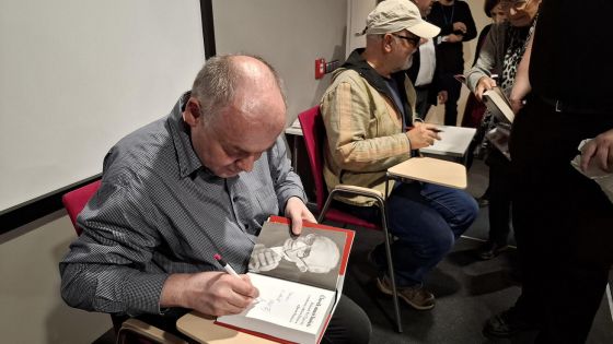 image:Image UŽ TŘETÍ VYDÁNÍ PAMĚTÍ ŽELIVSKÉHO OPATA VÍTA TAJOVSKÉHO „Člověk musí hořeti“ (nově vydal Doron) bylo minulý víkend představeno na knižním veletrhu v Havlíčkově Brodě. Besedy se spoluautory tohoto knižního rozhovoru Janem Paulasem a Alešem Palánem (na snímku při autogramiádě vpravo) se účastnil převor želivského kláštera P. Hroznata Pavel Adamec.