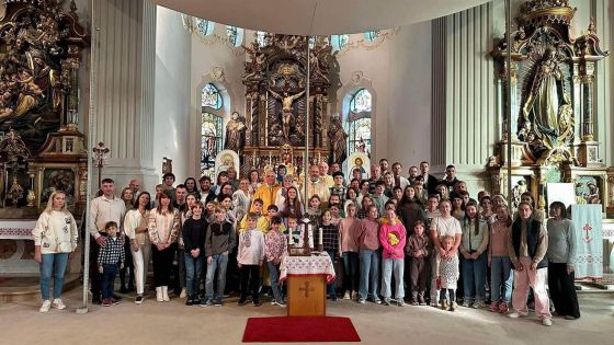 image:Image Spolupráce Rakušanů s Ukrajinci má dlouhou tradici, například v Innsbrucku minulý týden oslavila zdejší ukrajinská obec již 125. výročí. U jejího zrodu stáli studenti, kteří sem z Ukrajiny přijížděli studovat bohosloví. Od začátku ruské agrese tu mezi svými krajany našlo útočiště dalších 3 500 lidí.