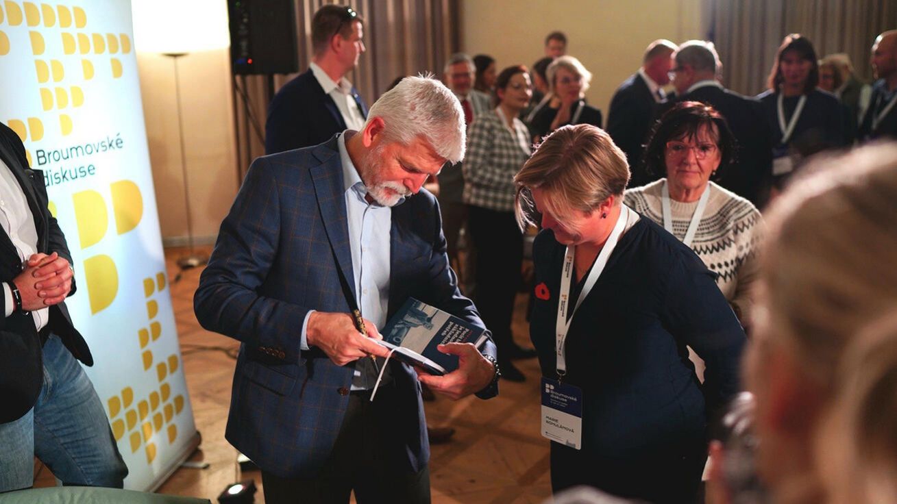 image:Image Prezident Petr Pavel navštívil Broumovské diskuse už podruhé.