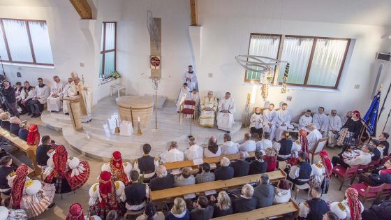 image:Image Do oltáře kaple v Kudlovicích vložil arcibiskup Nuzík ostatky sv. Jana Sarkandra.