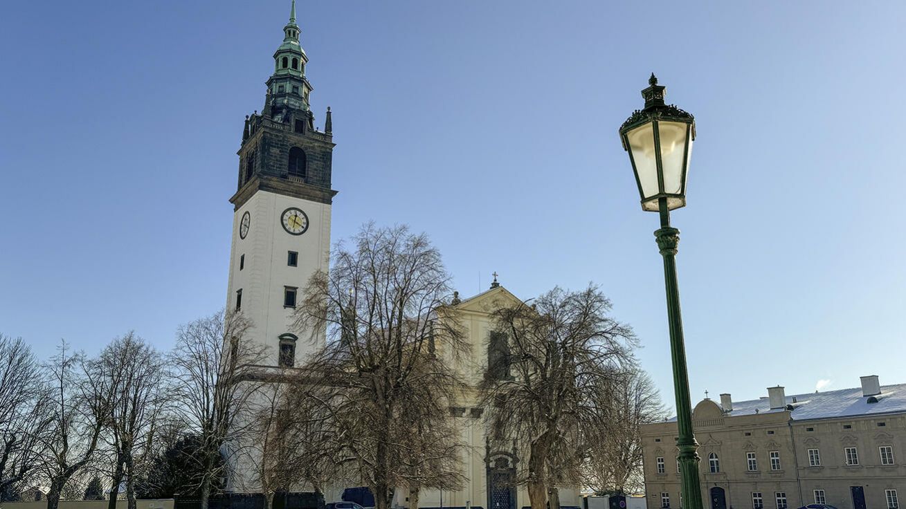 image:Image „Velmi se těším, že se na této slavnosti setkáme,“ zve biskup Stanislav Přibyl na 29. prosince od 16 hodin do katedrály sv. Štěpána na mši svatou k zahájení Jubilejního roku 2025.