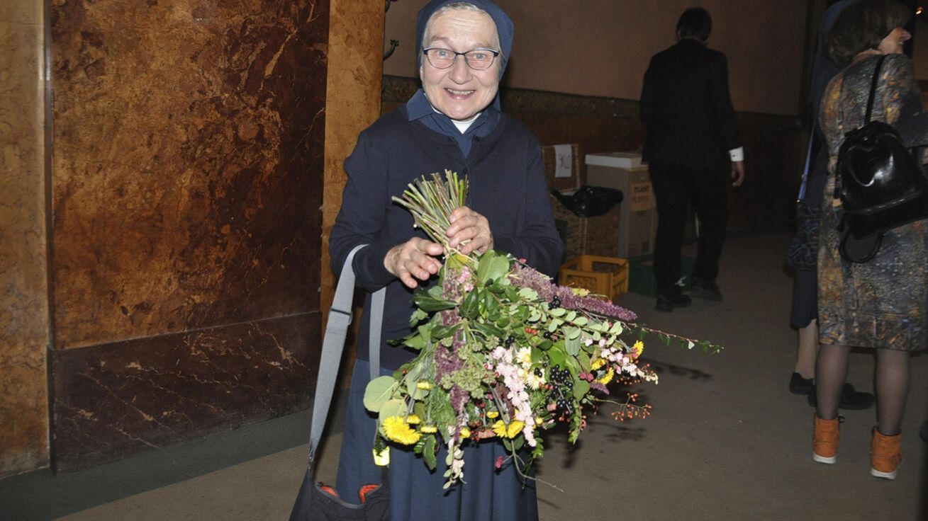 image:Image Vincentka Kristina Zachovalová získala Cenu Příběhů bezpráví v pražské Lucerně.