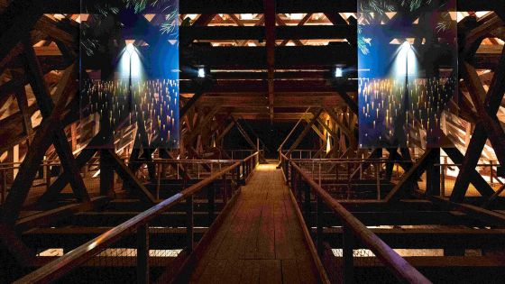 image:Image V kostele sv. Jakuba instalovalo studio Visualove multimediální expozici s vánoční tematikou.