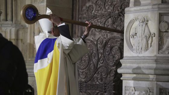 image:Image Notre-Dame je opět otevřená