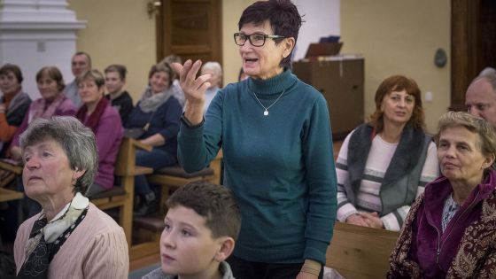 image:Image Se vzpomínkami na P. Antonína Šuránka se v kněžském semináři dělili lidé z okolí jeho druhého působiště na Sv. Antonínku.