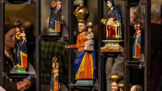 image:Image Madonka, kterou si ze Svaté Hory musel přinést každý.