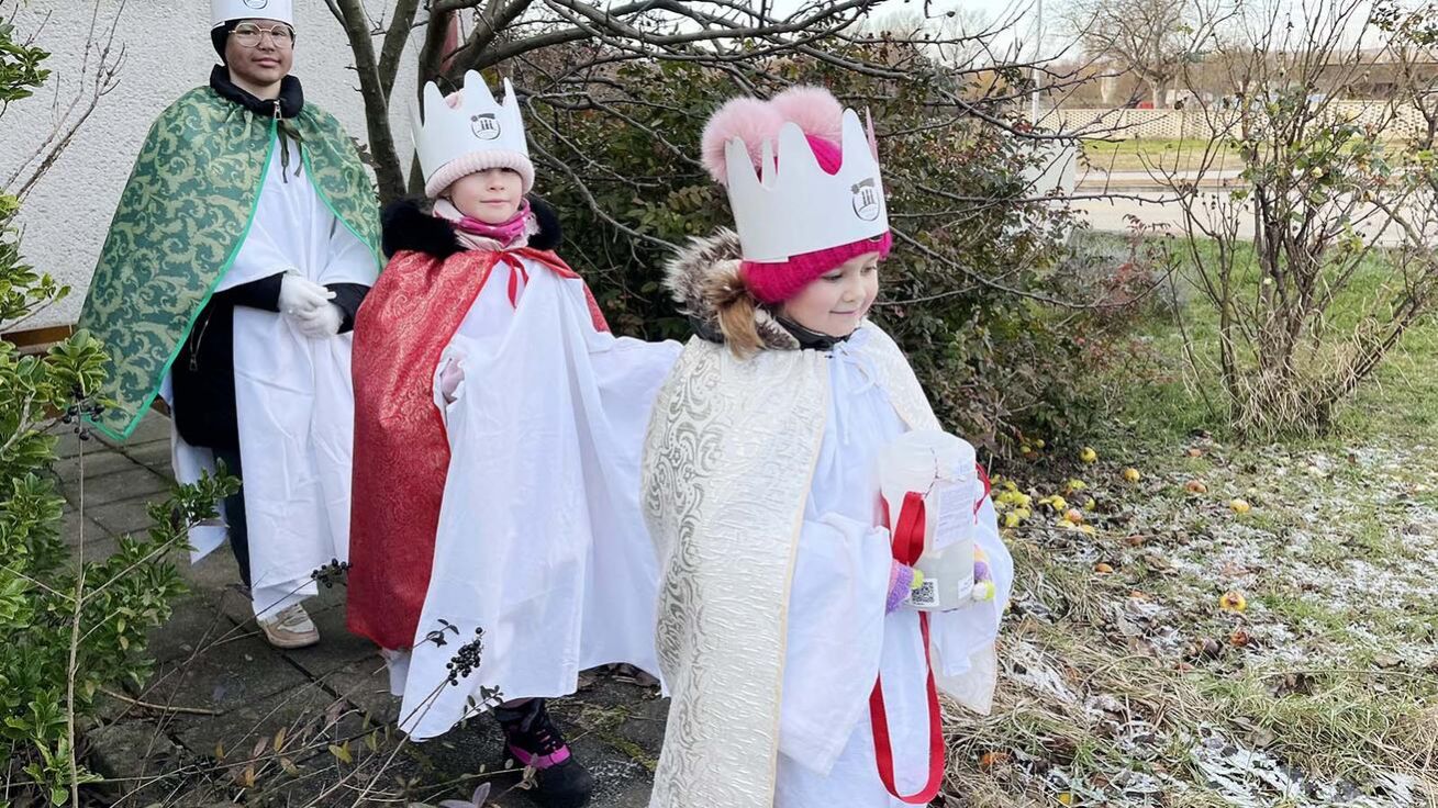 image:Image Olbramovice na Znojemsku poprvé obcházely skupinky Tří králů.