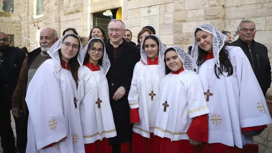 image:Image Kardinál Pietro Parolin při setkání s palestinskými křesťany v Jordánsku.