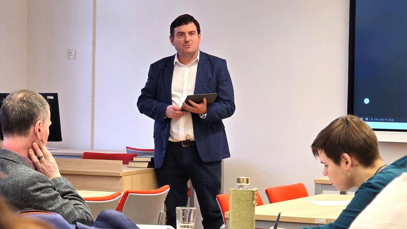 image:Image Mezi účastníky studijního dne byl děkan TF Michal Opatrný.