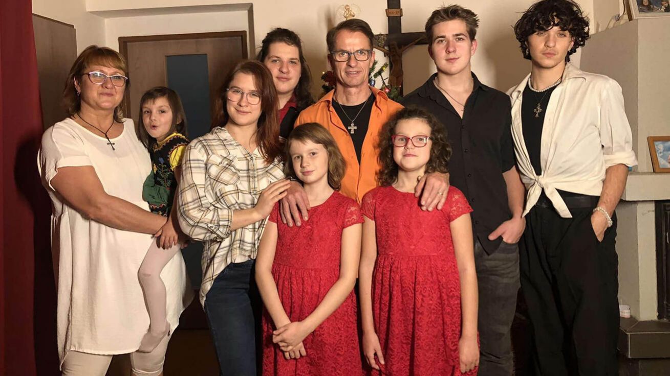 image:Image Přijaté děti vyžadují více péče. Přinášejí ale mnoho radosti.