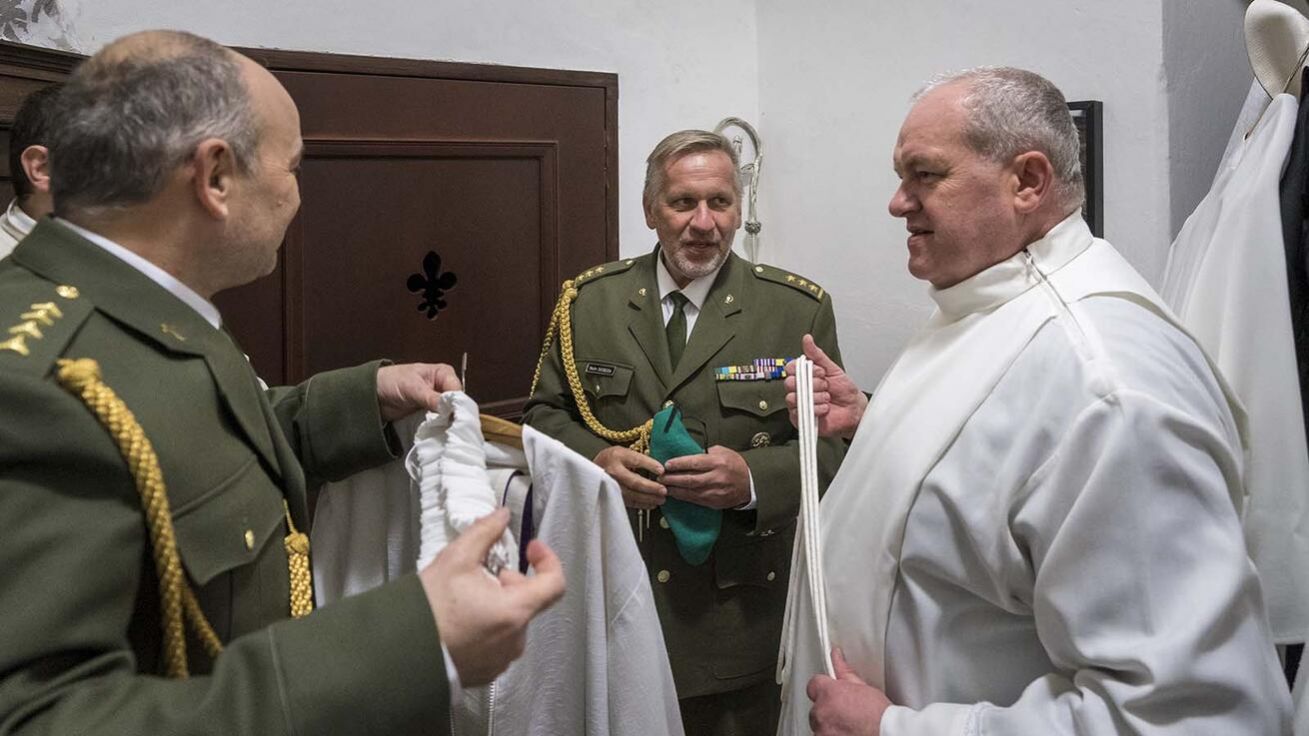 image:Image Arcibiskup Josef Nuzík slavil Světový den nemocných ve vojenské nemocnici.