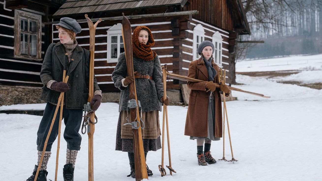 „Zimnímu“ filmu Tichá pošta nechybí napětí, souboj mezi dobrem a zlem ani poctivě vystavěný příběh. image:Image „Zimnímu“ filmu Tichá pošta nechybí napětí, souboj mezi dobrem a zlem ani poctivě vystavěný příběh.