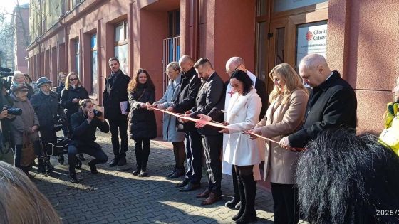 image:Image Nově zrekonstruované prostory charitního střediska Gabriel - komunitního centra pro seniory v Ostravě-Zábřehu požehnal prezident Diecézní charity ostravsko-opavské P. Jan Larisch.