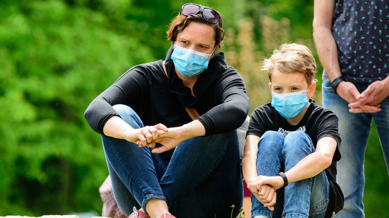 image:Image Pandemie přesunula některé bohoslužby ven.