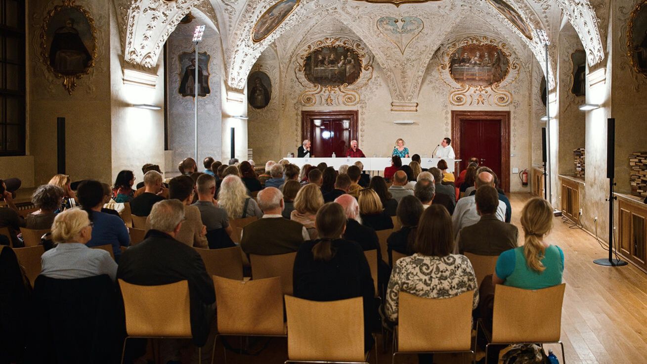 image:Image Debata Tajně svěcení, tajně umlčení.